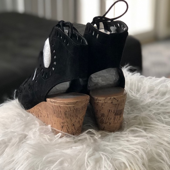 Dolce Vita  Leather Wedge Gladiator - Picture 4 of 5